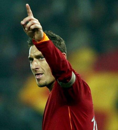La «picaresca» de los recogepelotas del Roma indigna al Palermo