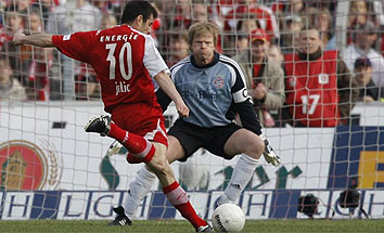 Kahn en la derrota del Bayern frente al Energie Cottbus