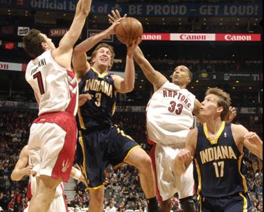 Raptors caen ante Pacers