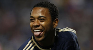 Robinho da la victoria al R. Madrid frente al Recreativo