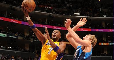 Odom fue el mejor en la victoria de los Lakers frente a los Mavs