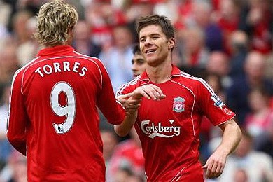 torres-xabi-alonso.jpg