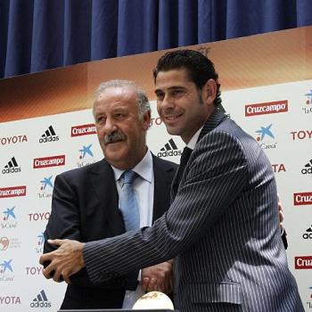 Vicente Del Bosque sustituye a Aragonés al frente de la Selección Española